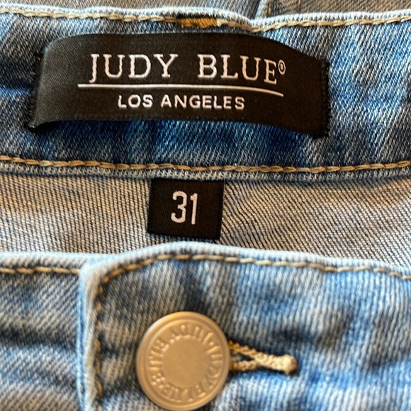 Judy Blue - distressed blue jeans shorts with eyelet at hem - size 31 - Picture 5 of 7